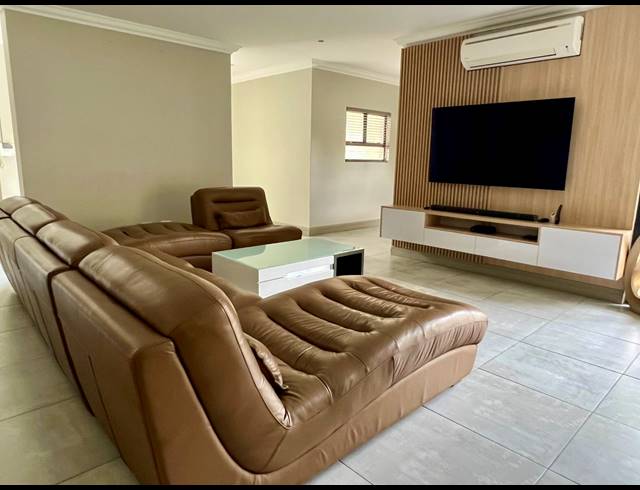 4 BEDROOM HOUSE FOR SALE IN LOMBARDY ESTATE